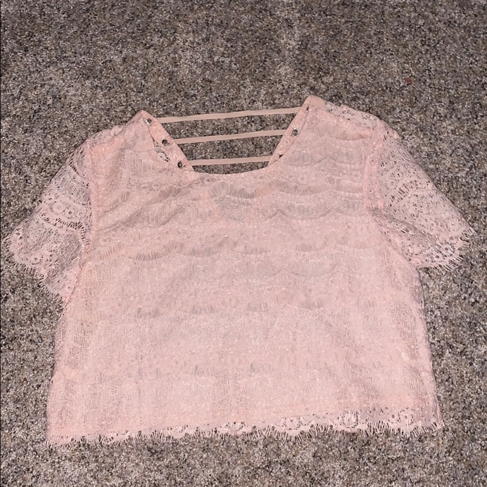 lace cropped top